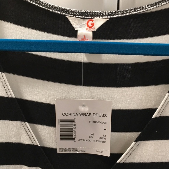 ⭐️SOLD⭐️ Wrap dress - Picture 3 of 5